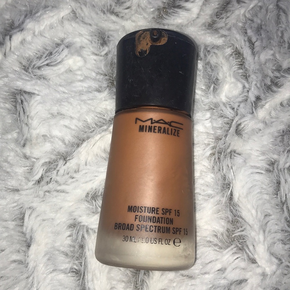 MAC Mineralize Foundation NC50